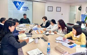 Cuộc họp diễn ra trong không khí khẩn trương, nghiêm túc